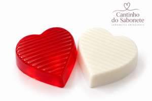 Kit com 50 Sabonetes Artesanais Coração Frisado